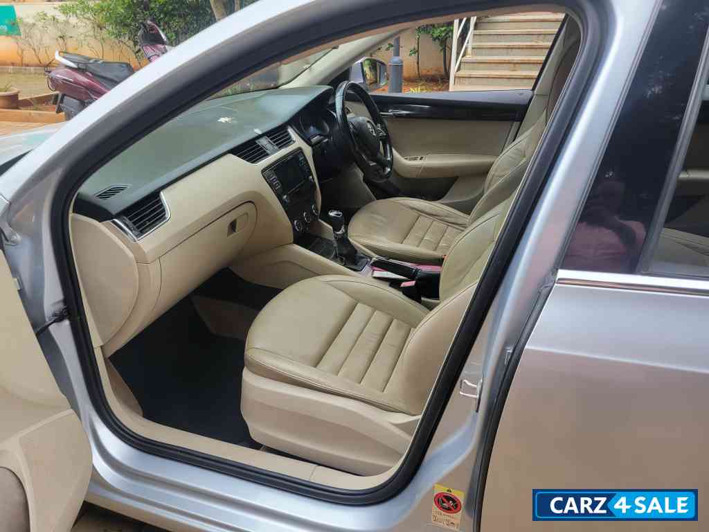 Skoda Octavia AMBITION MT 1.4 TSI