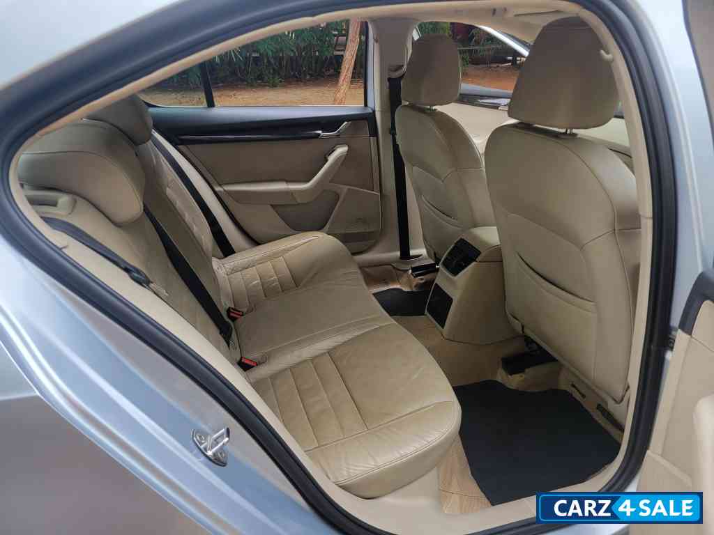 Skoda Octavia AMBITION MT 1.4 TSI