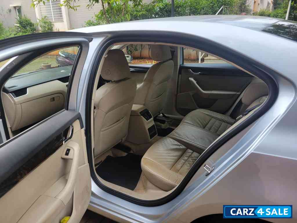 Skoda Octavia AMBITION MT 1.4 TSI