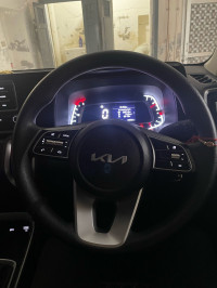 White Kia Sonet HTK 1.2 5 MT