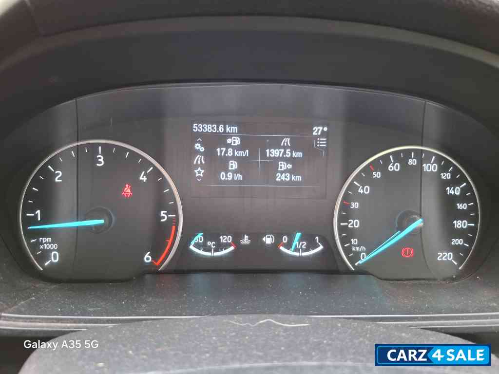 White Ford Ecosport Titanium S