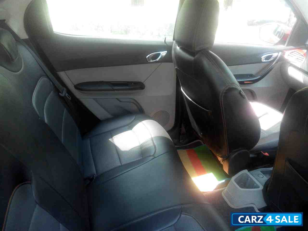 Cherry Red Tata  Tiago 1.2 Revotron XZ