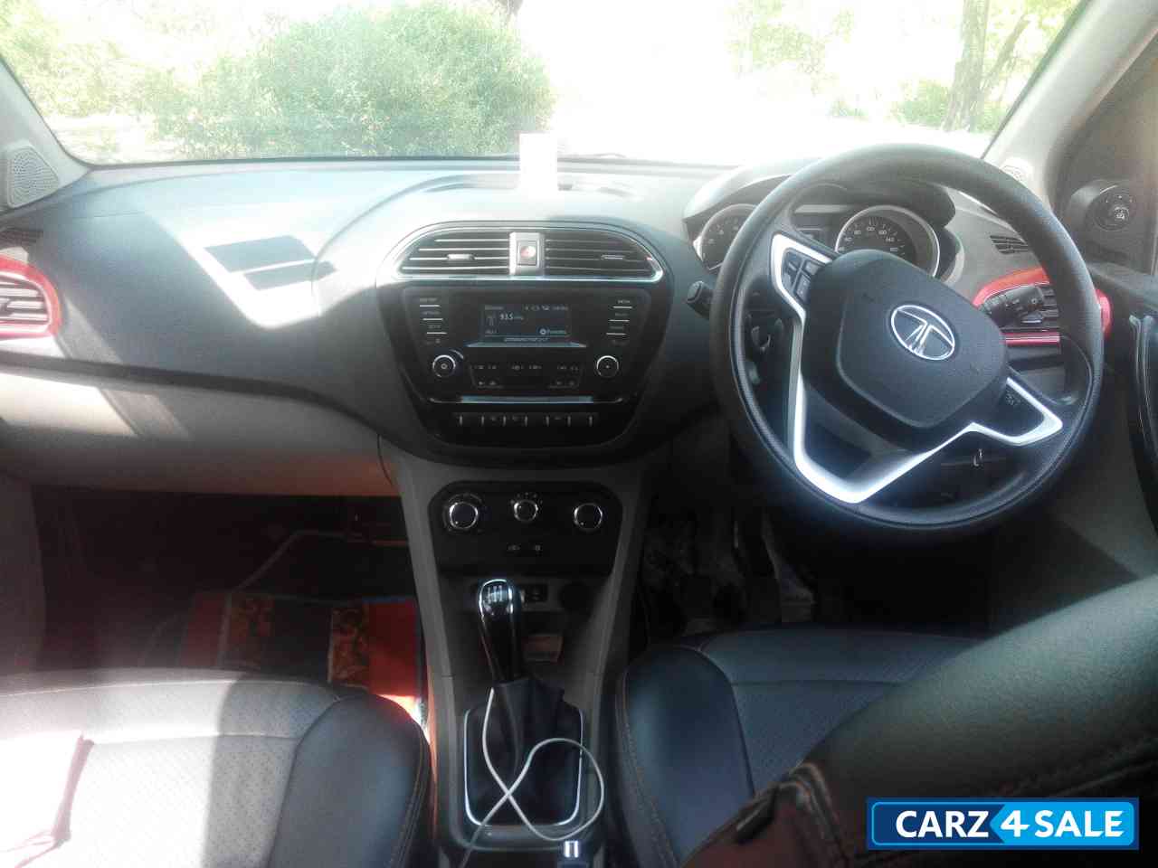 Cherry Red Tata  Tiago 1.2 Revotron XZ