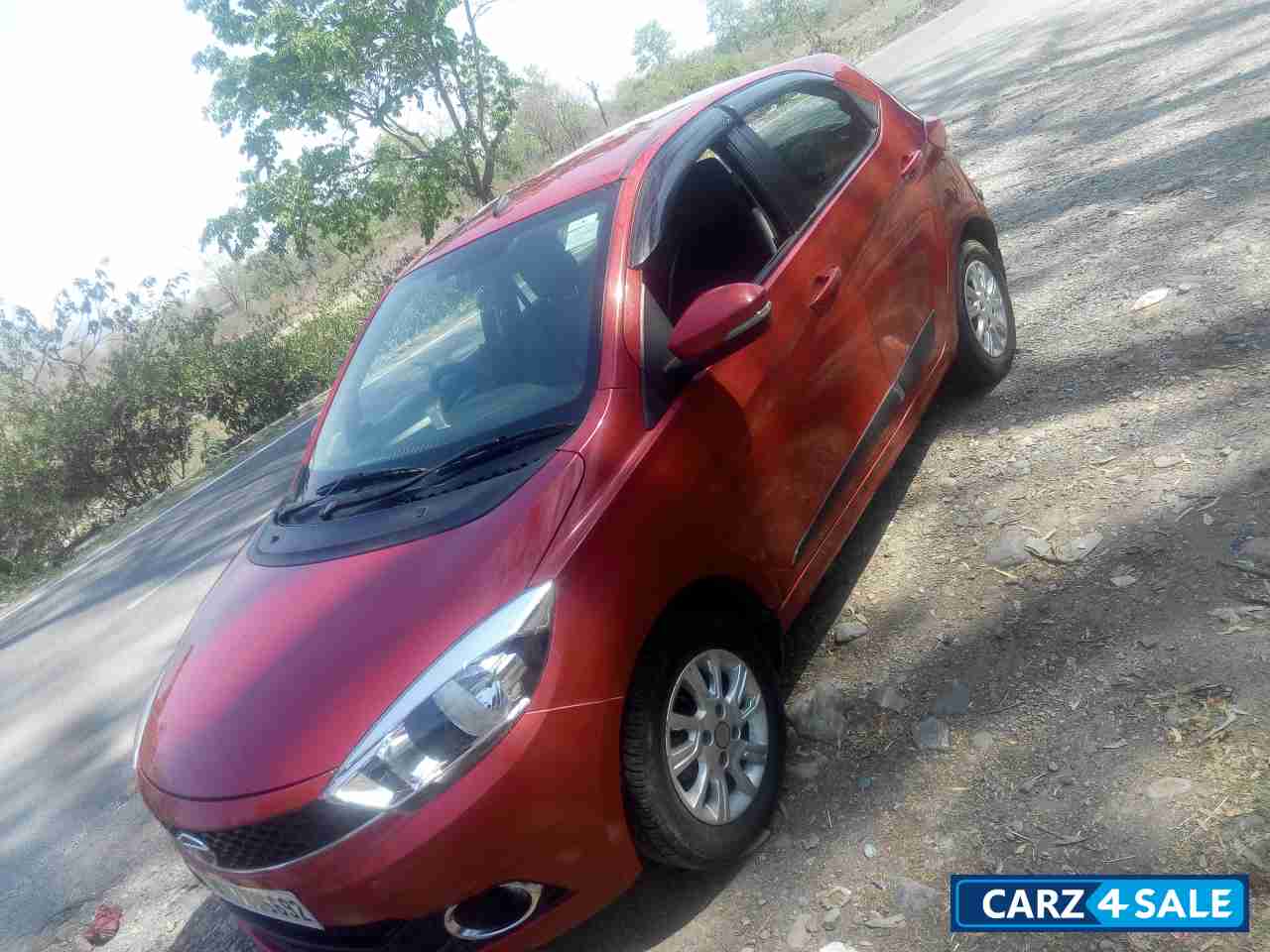 Cherry Red Tata  Tiago 1.2 Revotron XZ