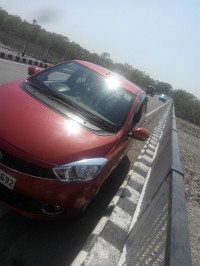 Cherry Red Tata  Tiago 1.2 Revotron XZ