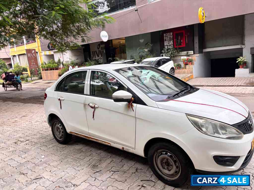 Pearl White Tata Zest XM