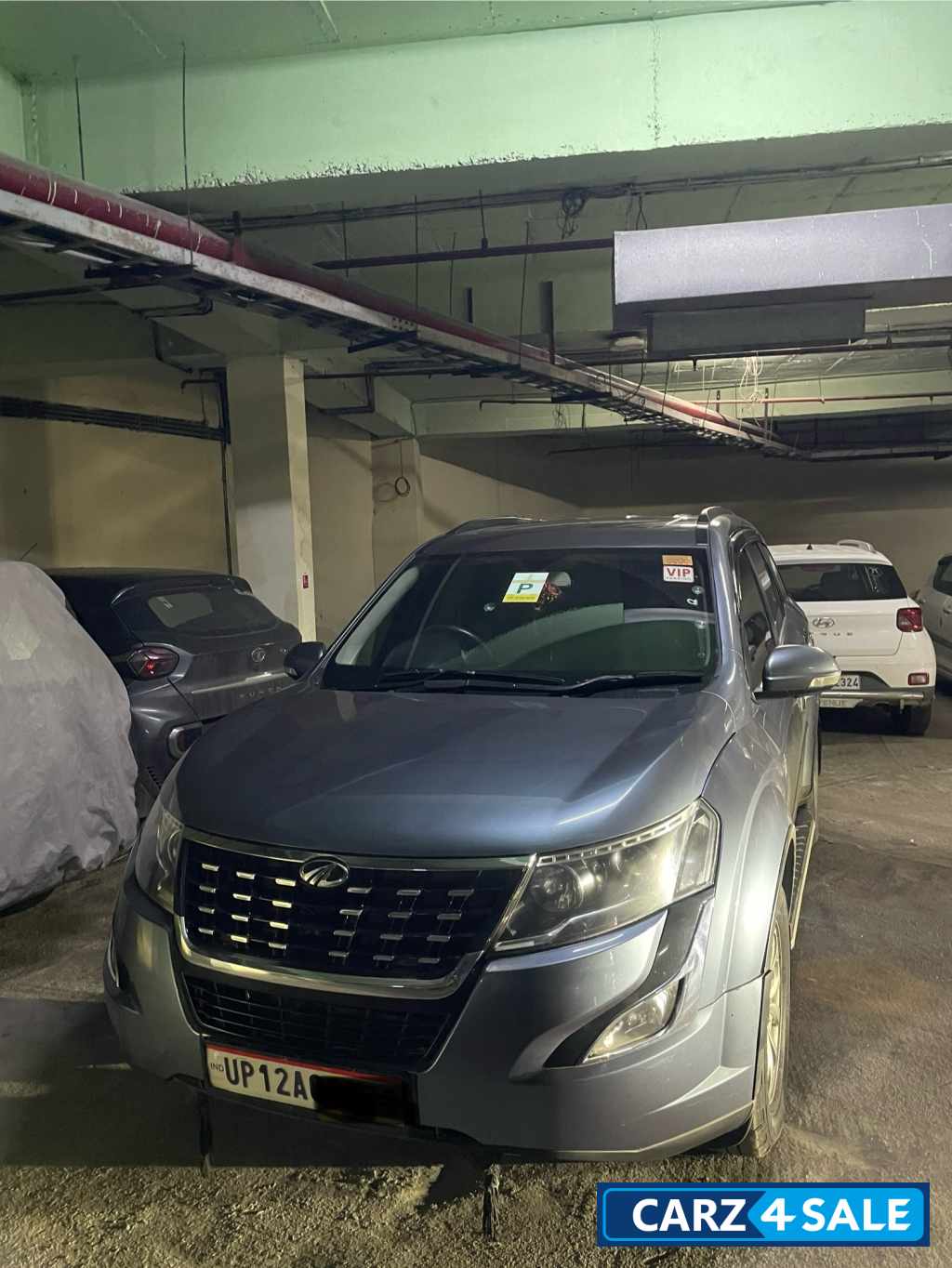 Mahindra XUV 500 W10