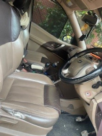 Black Mahindra XUV 500 W8