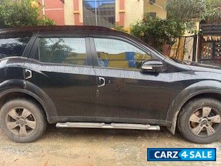 Black Mahindra XUV 500 W8