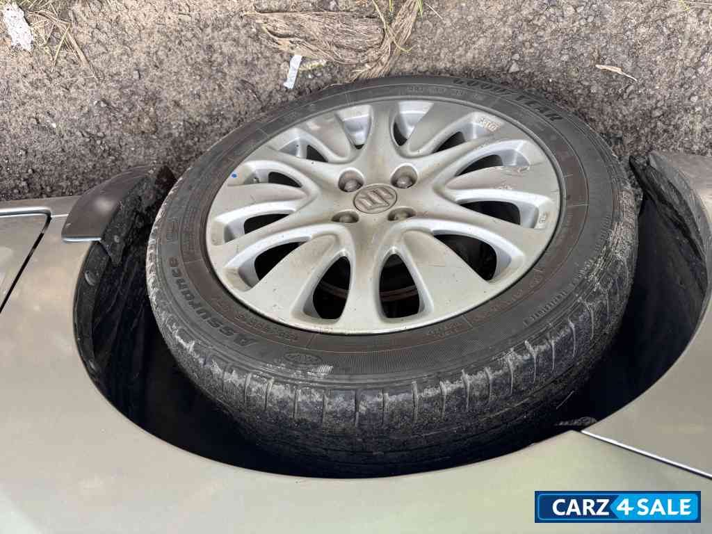 Grey Maruti Suzuki Baleno Zeta Grey Maruti Suzuki Baleno Zeta