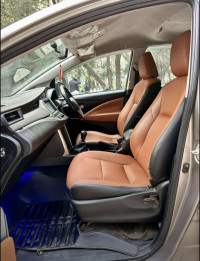 Toyota Innova Crysta g