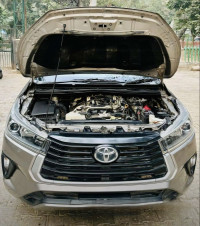 Toyota Innova Crysta g