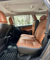 Toyota Innova Crysta g