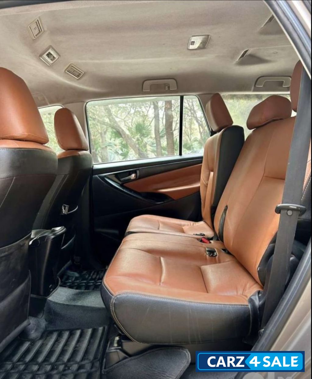 Toyota Innova Crysta g