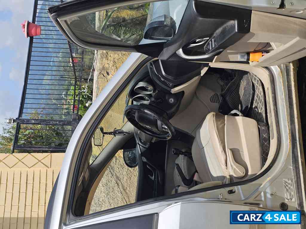 Mahindra XUV 500 W6 Mahindra XUV 500 W6