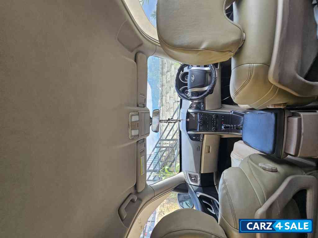 Mahindra XUV 500 W6 Mahindra XUV 500 W6