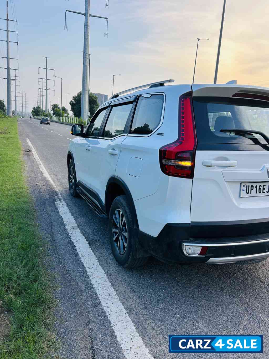 White Mahindra Scorpio Scorpio n z8 select diesel