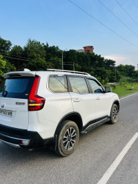 White Mahindra Scorpio Scorpio n z8 select diesel