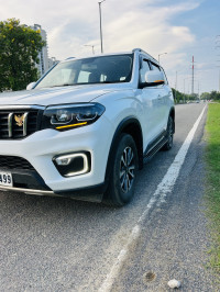 White Mahindra Scorpio Scorpio n z8 select diesel
