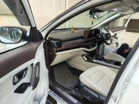 White & Black (dt) Tata Safari Accomplished Plus Dual Tone AT 7 STR