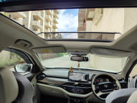 White & Black (dt) Tata Safari Accomplished Plus Dual Tone AT 7 STR