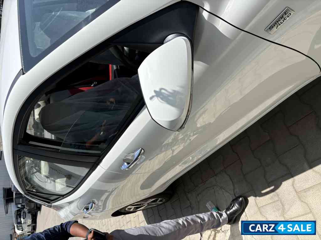 Polar White 2 Hyundai Aura 1.2 AMT kappa SX plus