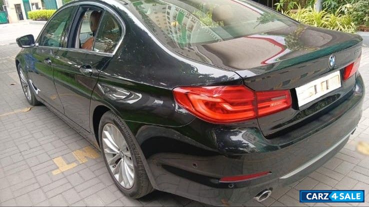 Black BMW 5-Series Diesel 520d luxury line