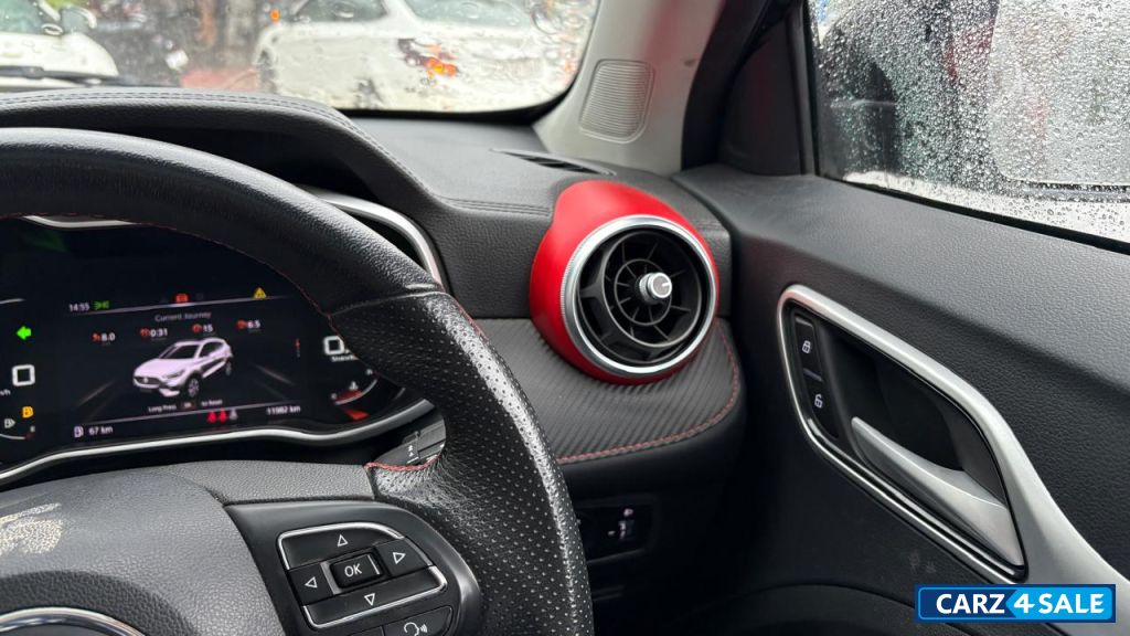 MG Astor Smart black storm