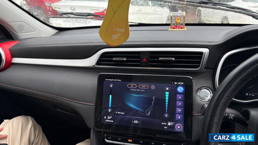 MG Astor Smart black storm