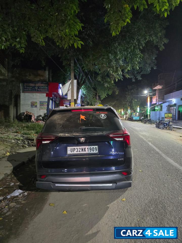 Midnight Black Mahindra XUV700 Ax7 l