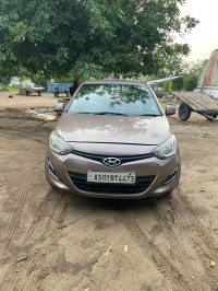 Brown Hyundai i20 Megna