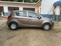 Brown Hyundai i20 Megna