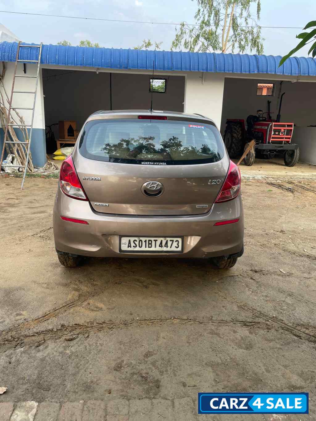 Brown Hyundai i20 Megna
