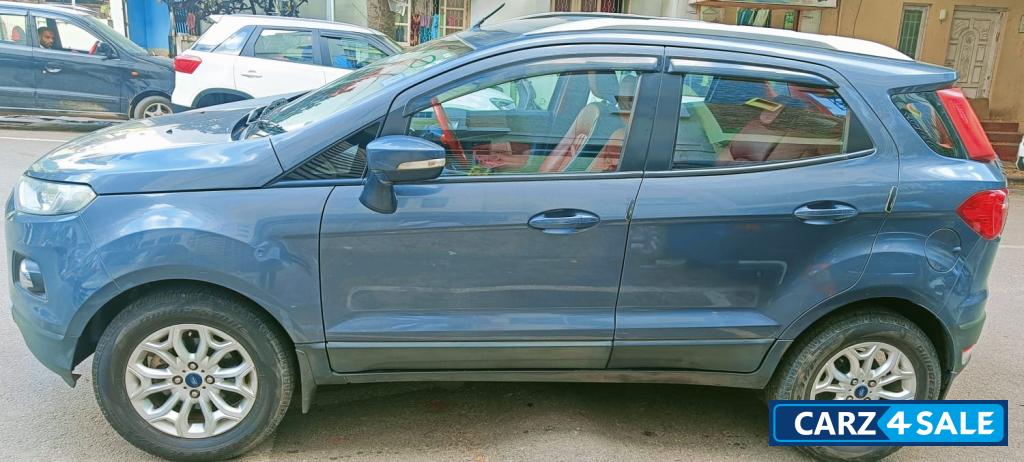 Ford Ecosport titanium+