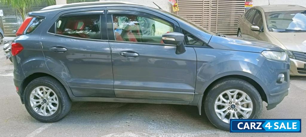 Ford Ecosport titanium+
