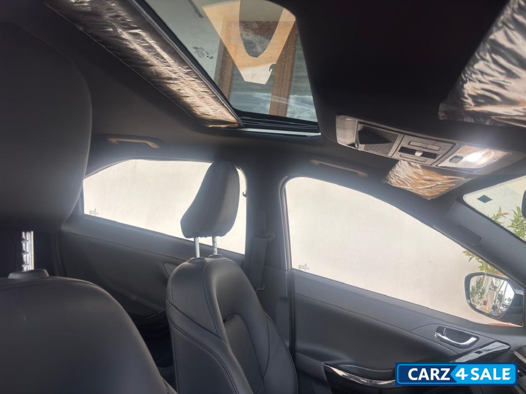 Flmred Pinbk Tata Nexon Fearless Plus S Dark Edition DCA - Sunroof • petrol • 2024