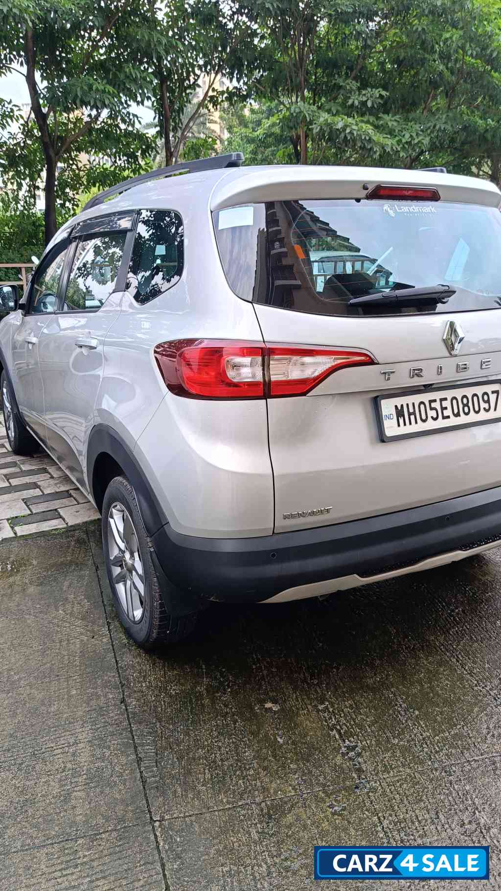 Renault Triber Rxz AMT