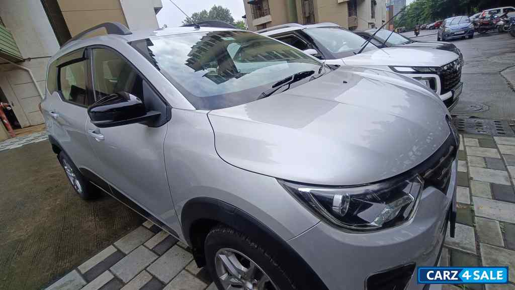 Renault Triber Rxz AMT