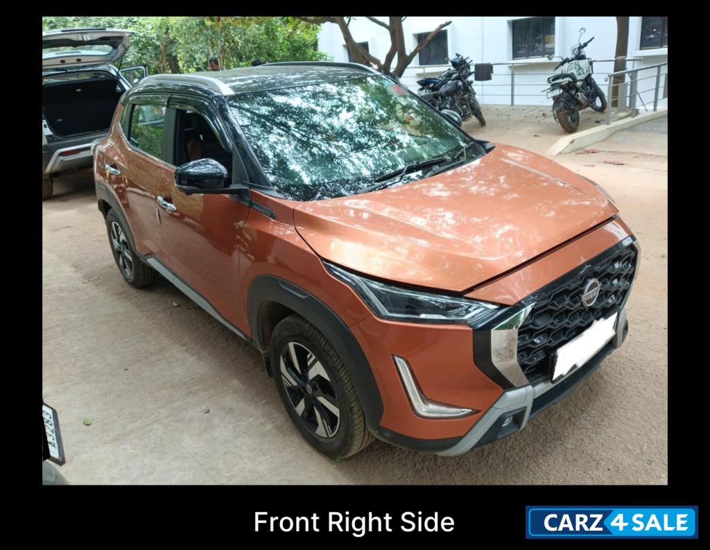 Dual Tone Nissan Magnite Tekna AMT Dual Tone