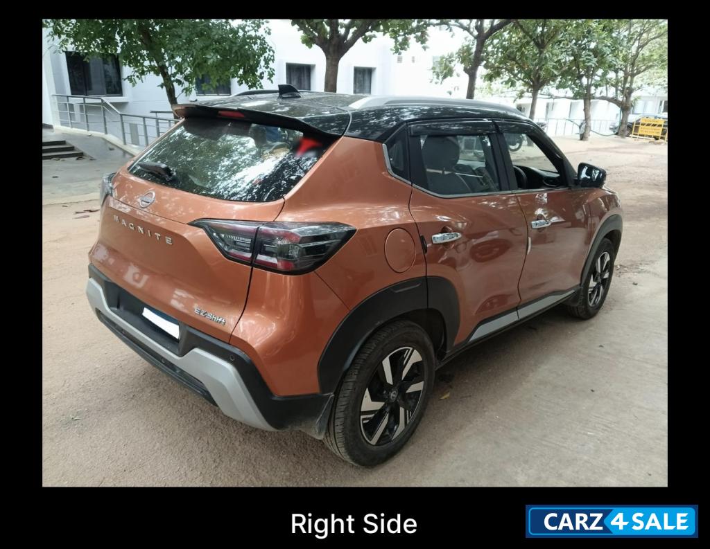 Dual Tone Nissan Magnite Tekna AMT Dual Tone