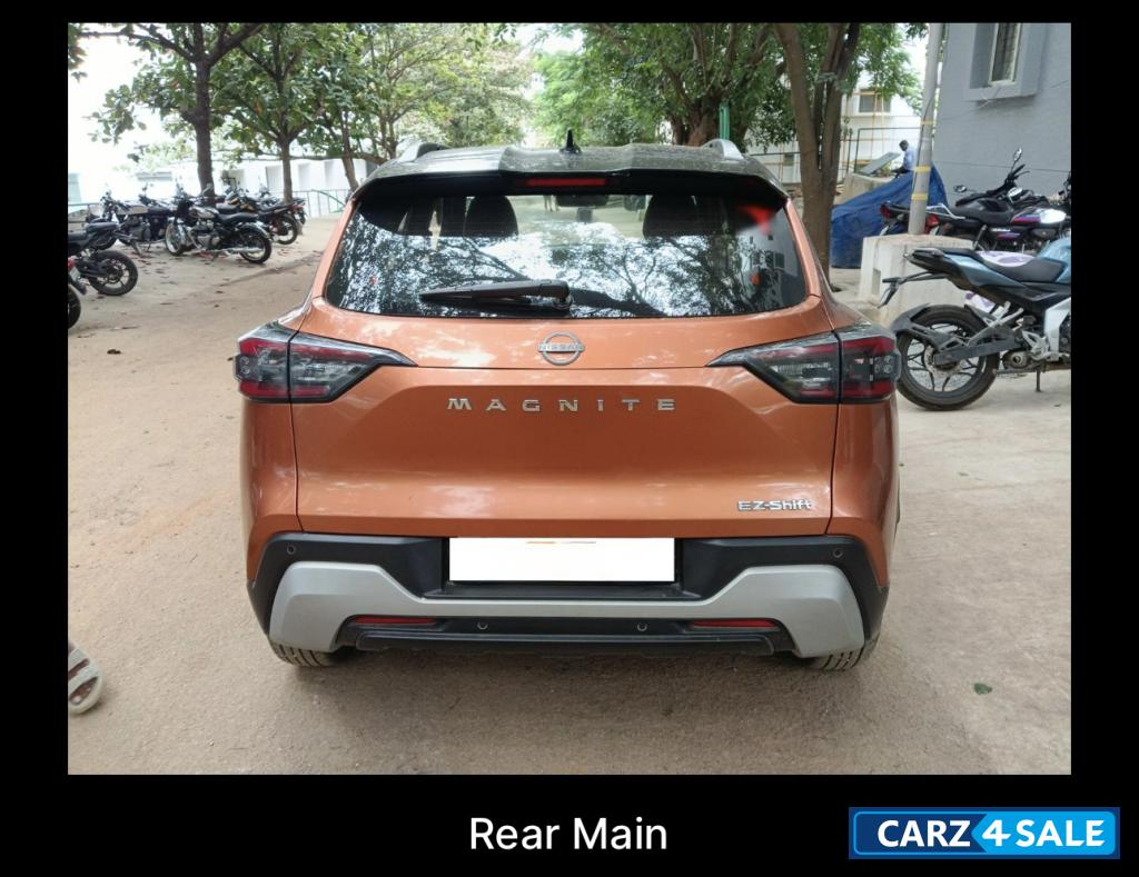 Dual Tone Nissan Magnite Tekna AMT Dual Tone