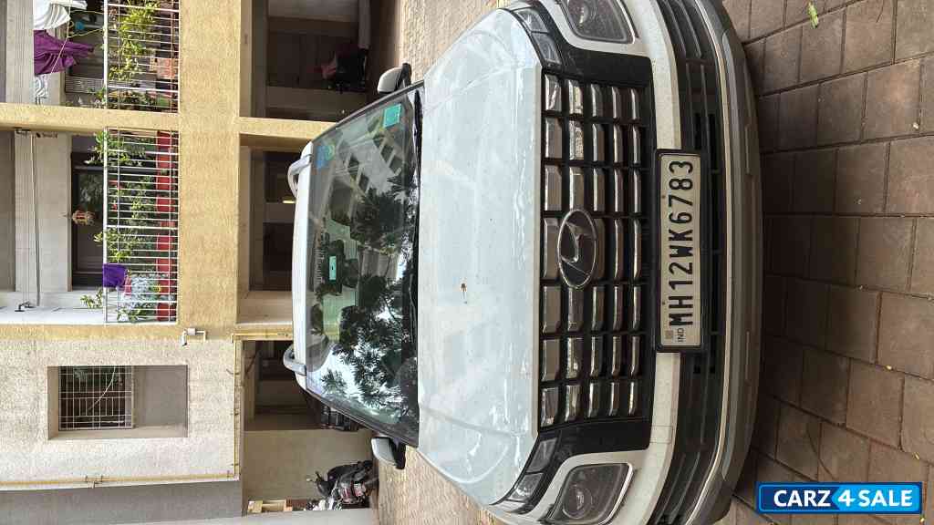 White Hyundai Venue SX Petrol 1.2