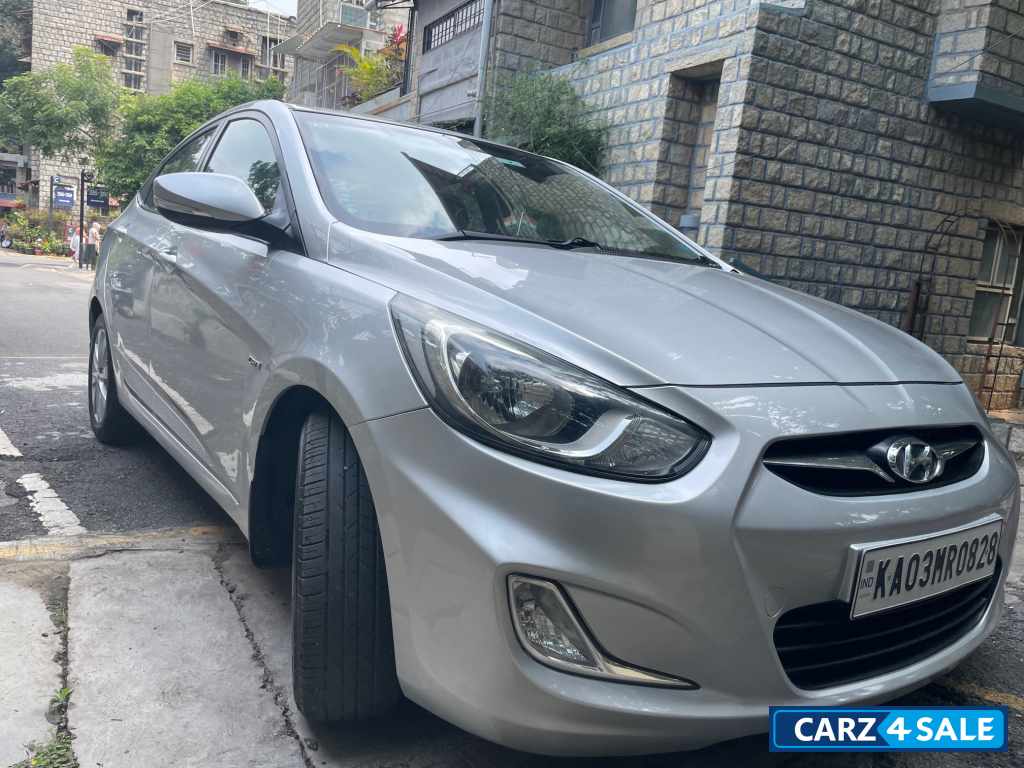 Silver Hyundai Verna CDRISX1.5