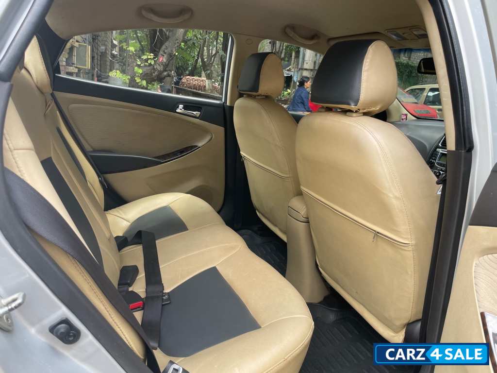 Silver Hyundai Verna CDRISX1.5