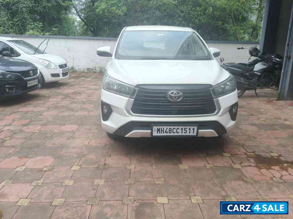 Toyota Innova Cysta GX 8 STR