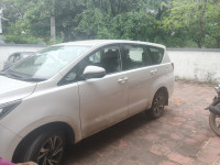 Toyota Innova Cysta GX 8 STR