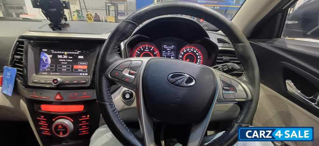 Aquamarine Mahindra XUV300 W8 Aquamarine Mahindra XUV300 W8