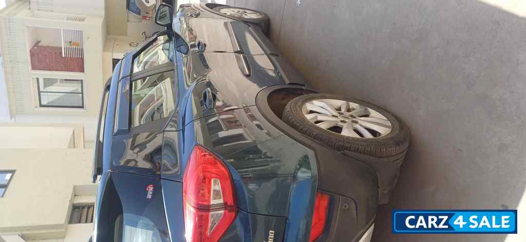 Aquamarine Mahindra XUV300 W8 Aquamarine Mahindra XUV300 W8