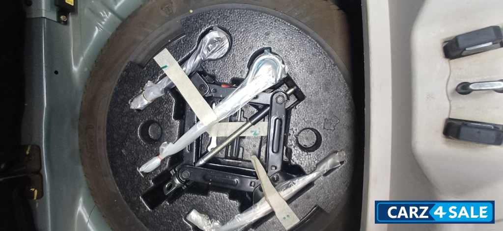 Aquamarine Mahindra XUV300 W8 Aquamarine Mahindra XUV300 W8