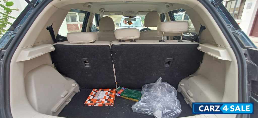 Aquamarine Mahindra XUV300 W8 Aquamarine Mahindra XUV300 W8